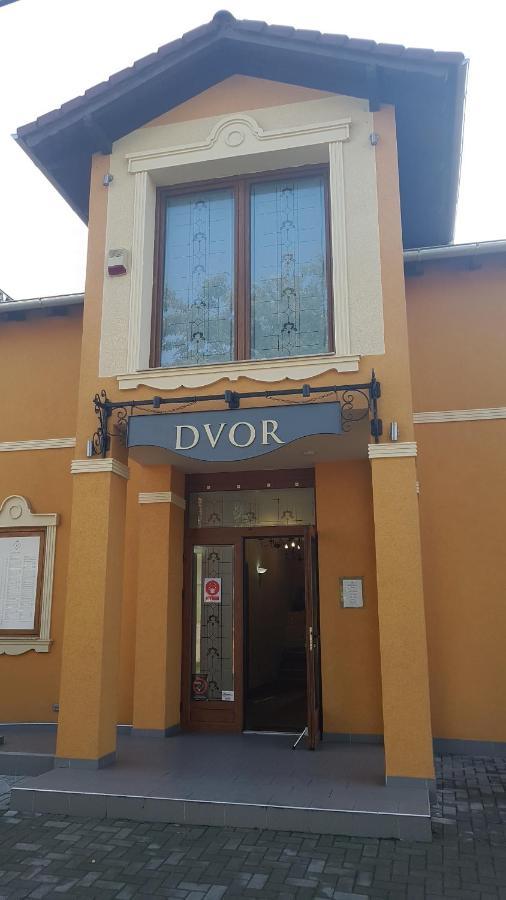 Vila Dvor Subotica Exteriör bild