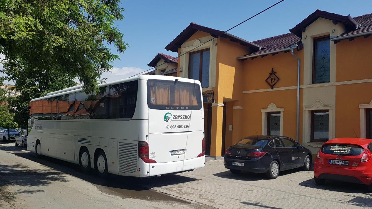 Vila Dvor Subotica Exteriör bild